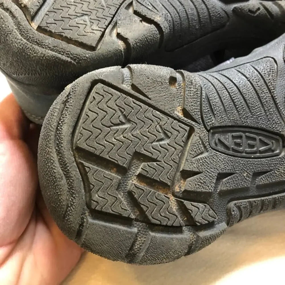 Keen Newport H2 gray black kids sandals size US 3